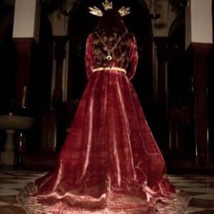 Túnica carmesí Jesús Preso de Cabra