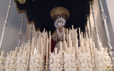 La Santísima Virgen de la Aurora ya se encuentra sobre su paso de palio esperando su salida procesional