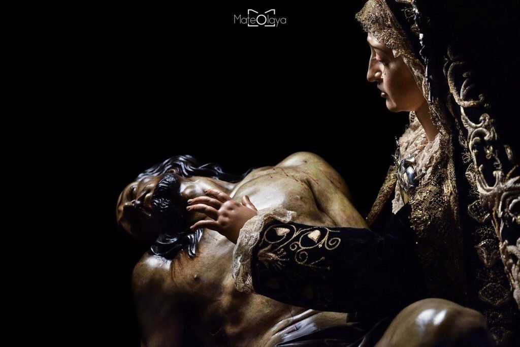 Virgen de las Angustias y Cristo Yacente. Fotografía de Mateo Olaya fotografía.