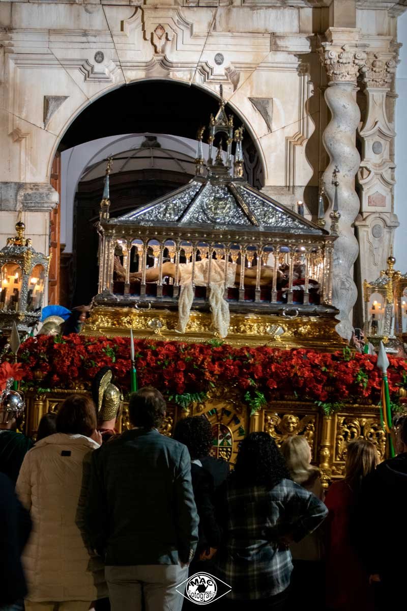 Procesión del Santo Sepulcro e Imperio Romano en la Semana Santa de Cabra