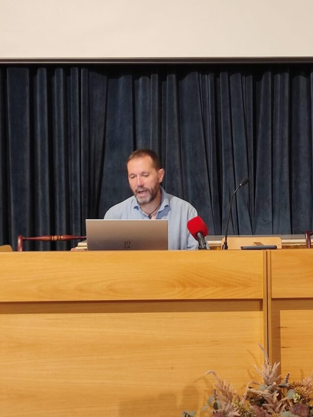 Rueda de prensa de la agrupación de cofradías con respecto al cambio de carrera oficial